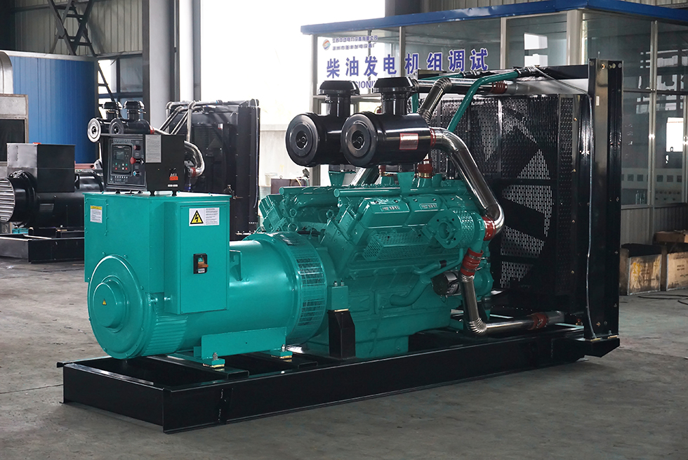 SD12V135AZD申動300KW柴油發電機組報價