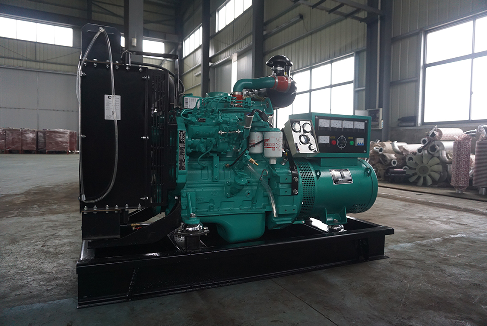 4B3.9-G1東風康明斯動力配套20KW柴油發電機組報價