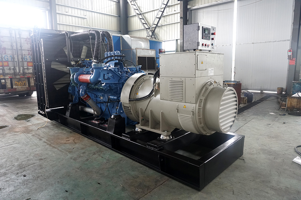 8V1600G20F進口奔馳300KW柴油發電機組報價